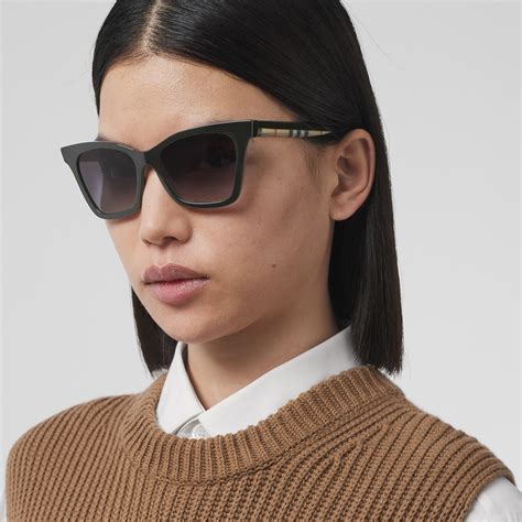 Check Square Sunglasses in Black/beige 